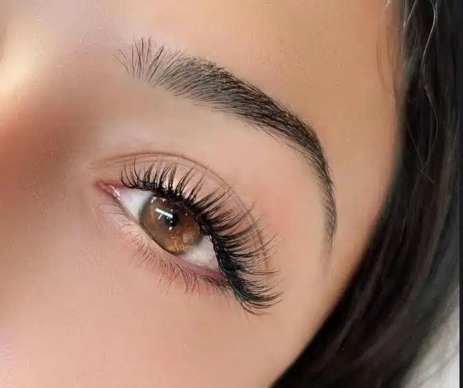 Stand Out Among Lash Extension Artists With These 3 Tips
