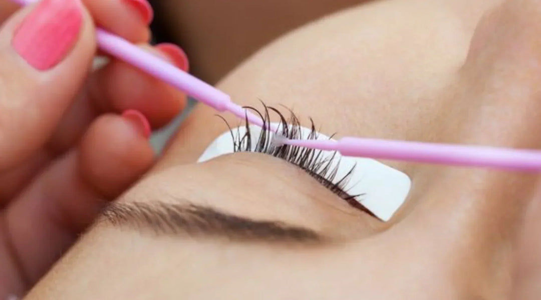 How to Remove Eyelash Extensions: Step by Step