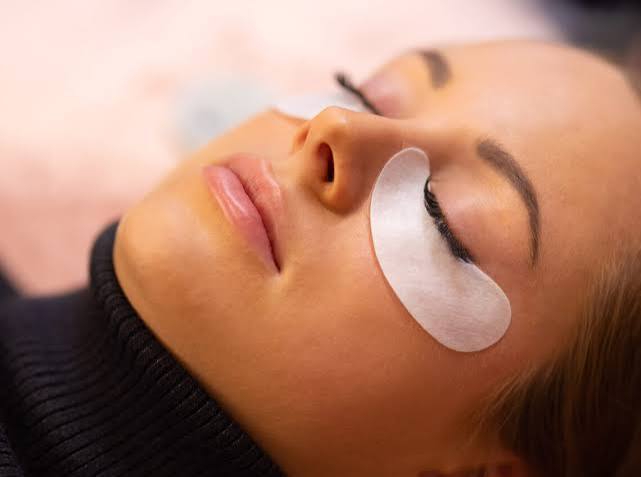Tips to Make Your Lash Lift Last Longer & Keep Lashes Healthy