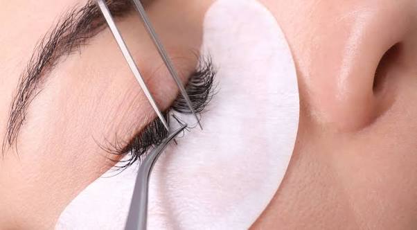 3 Tips to Stand Out as a Lash Extension Stylist